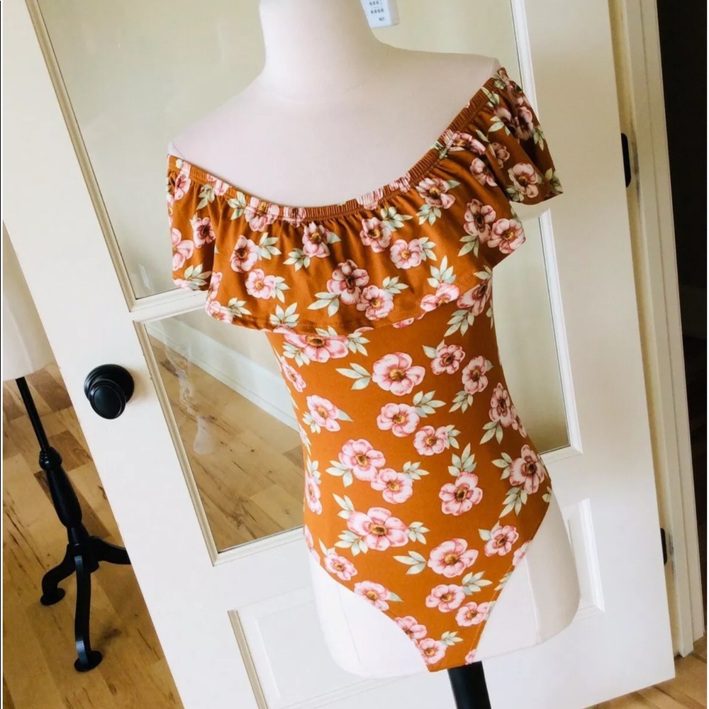 Trendyland off shoulder top onesie womens S